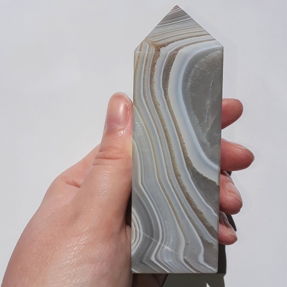 Banded Agate x Quartz Tower *tiny chip on tip* - Picture 3 of 5
